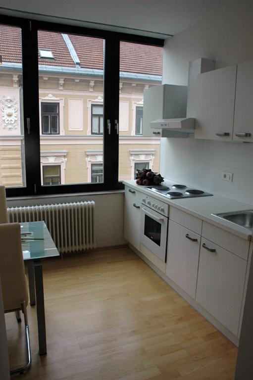 Ai Apartments Любляна Номер фото