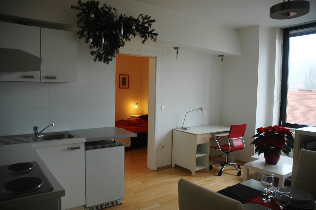 Ai Apartments Любляна Номер фото