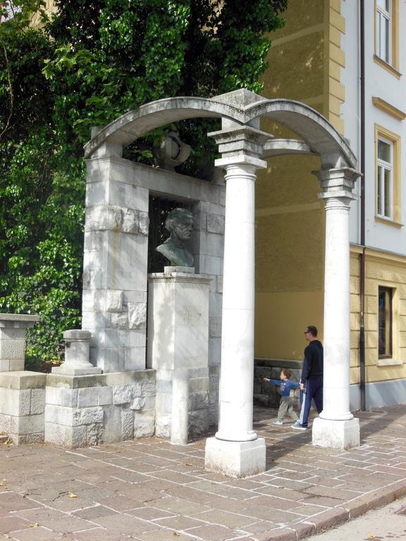 Ai Apartments Любляна Экстерьер фото